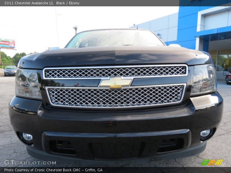 Black / Ebony 2011 Chevrolet Avalanche LS