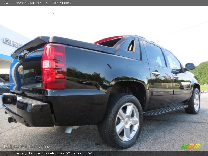 Black / Ebony 2011 Chevrolet Avalanche LS