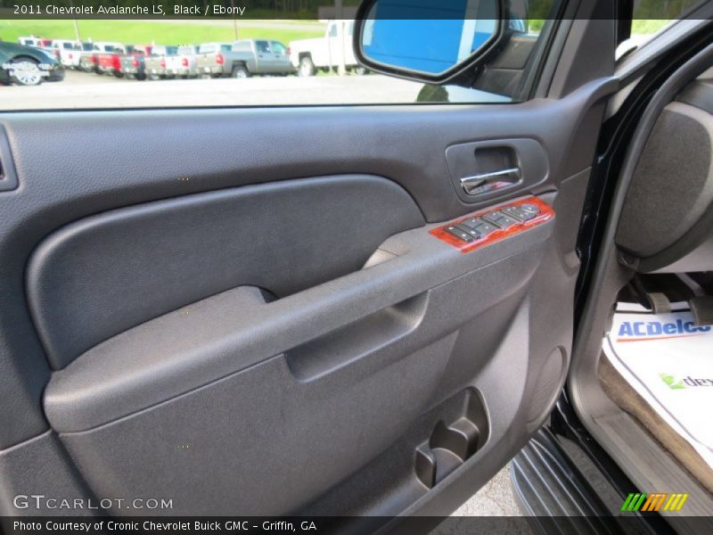 Black / Ebony 2011 Chevrolet Avalanche LS