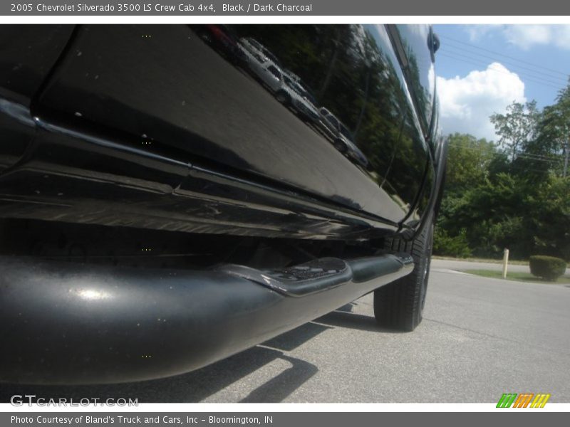 Black / Dark Charcoal 2005 Chevrolet Silverado 3500 LS Crew Cab 4x4