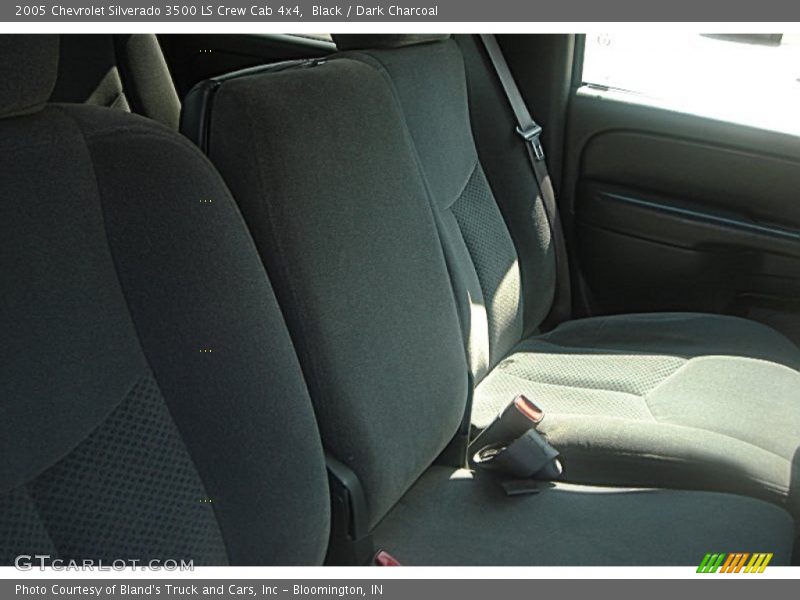 Black / Dark Charcoal 2005 Chevrolet Silverado 3500 LS Crew Cab 4x4