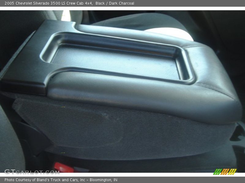 Black / Dark Charcoal 2005 Chevrolet Silverado 3500 LS Crew Cab 4x4