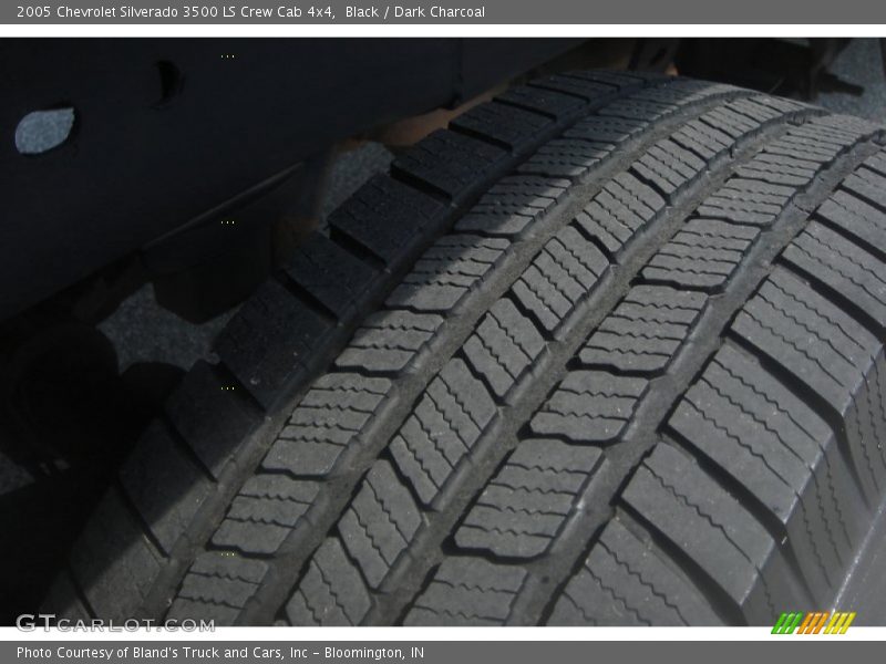 Black / Dark Charcoal 2005 Chevrolet Silverado 3500 LS Crew Cab 4x4