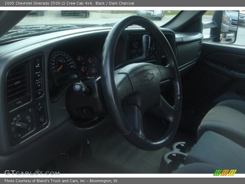 Black / Dark Charcoal 2005 Chevrolet Silverado 3500 LS Crew Cab 4x4