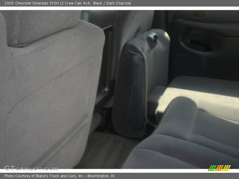 Black / Dark Charcoal 2005 Chevrolet Silverado 3500 LS Crew Cab 4x4