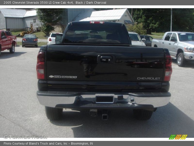 Black / Dark Charcoal 2005 Chevrolet Silverado 3500 LS Crew Cab 4x4