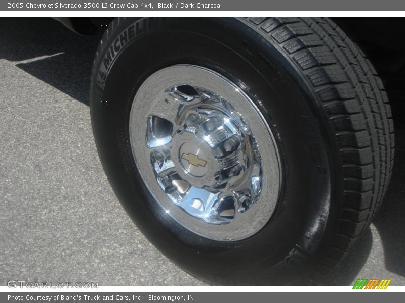 Black / Dark Charcoal 2005 Chevrolet Silverado 3500 LS Crew Cab 4x4