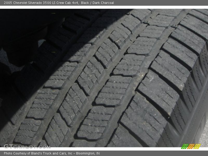Black / Dark Charcoal 2005 Chevrolet Silverado 3500 LS Crew Cab 4x4