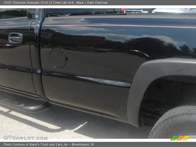 Black / Dark Charcoal 2005 Chevrolet Silverado 3500 LS Crew Cab 4x4