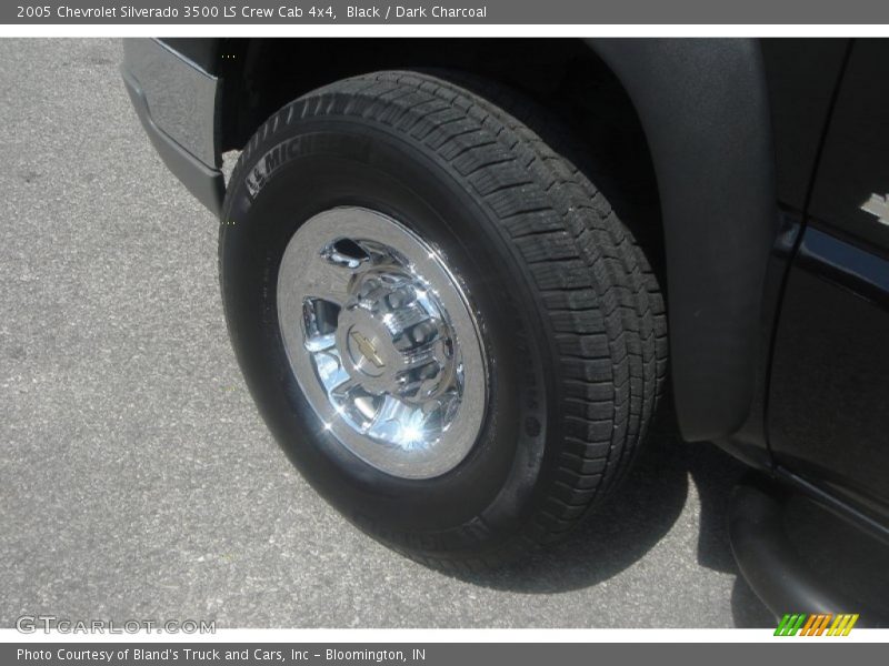 Black / Dark Charcoal 2005 Chevrolet Silverado 3500 LS Crew Cab 4x4