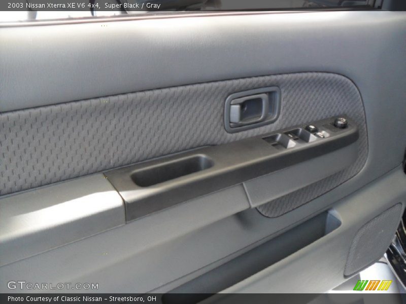 Super Black / Gray 2003 Nissan Xterra XE V6 4x4