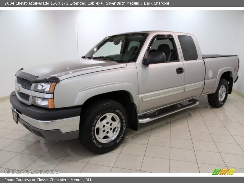 Silver Birch Metallic / Dark Charcoal 2004 Chevrolet Silverado 1500 Z71 Extended Cab 4x4