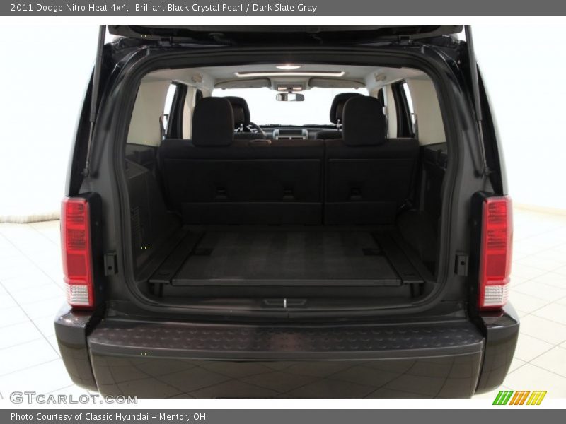 Brilliant Black Crystal Pearl / Dark Slate Gray 2011 Dodge Nitro Heat 4x4