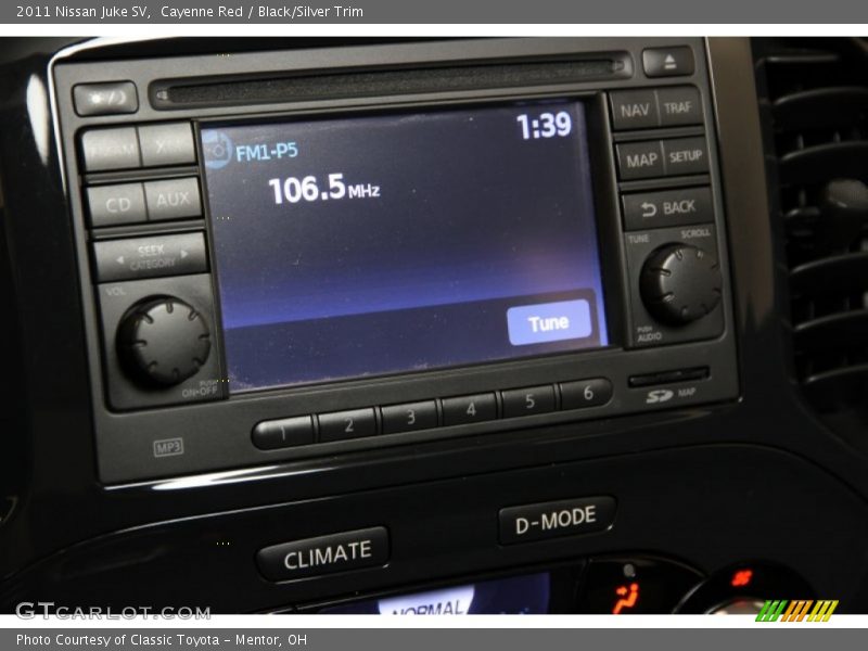 Cayenne Red / Black/Silver Trim 2011 Nissan Juke SV