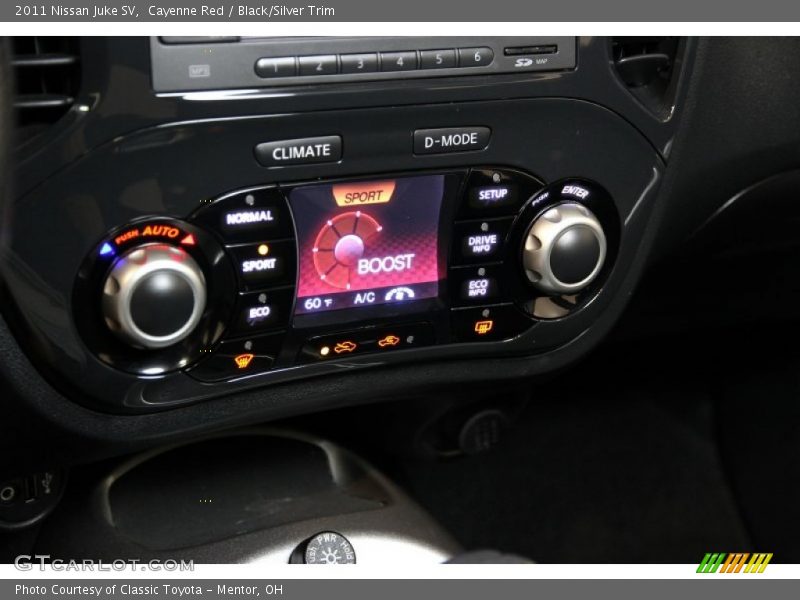 Cayenne Red / Black/Silver Trim 2011 Nissan Juke SV