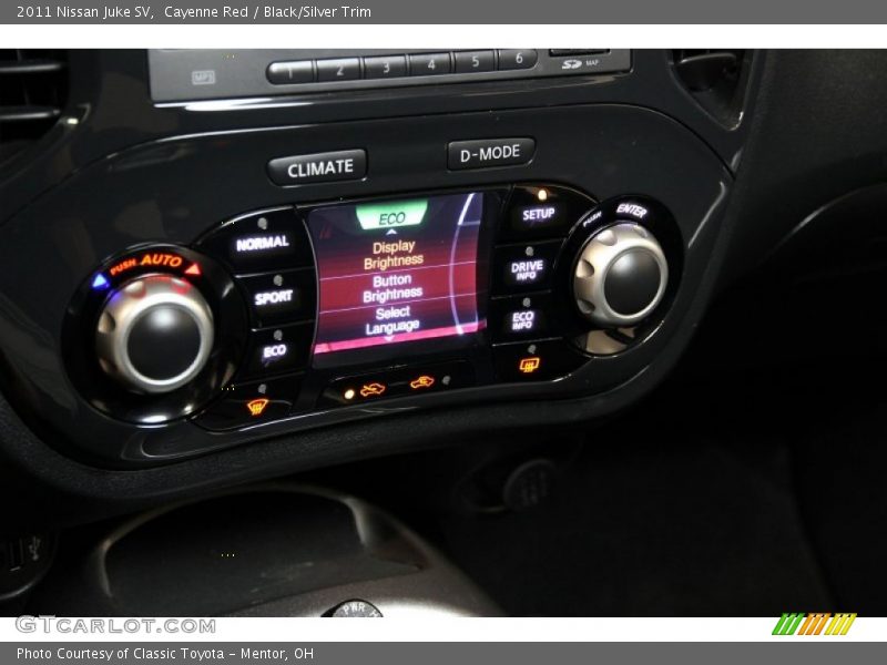 Cayenne Red / Black/Silver Trim 2011 Nissan Juke SV