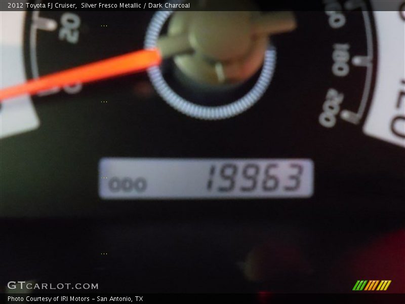 Silver Fresco Metallic / Dark Charcoal 2012 Toyota FJ Cruiser