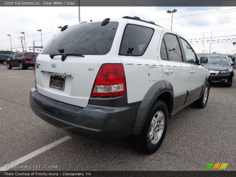 Clear White / Gray 2005 Kia Sorento LX