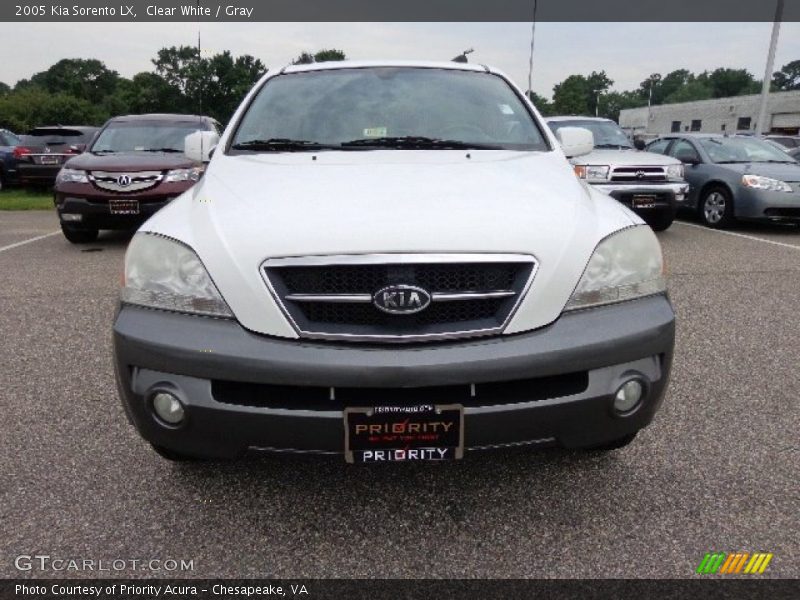 Clear White / Gray 2005 Kia Sorento LX