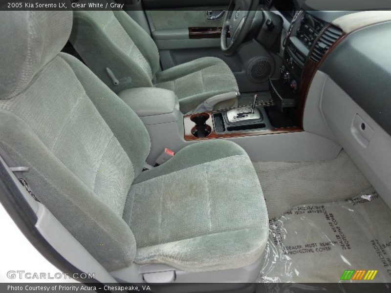 Clear White / Gray 2005 Kia Sorento LX