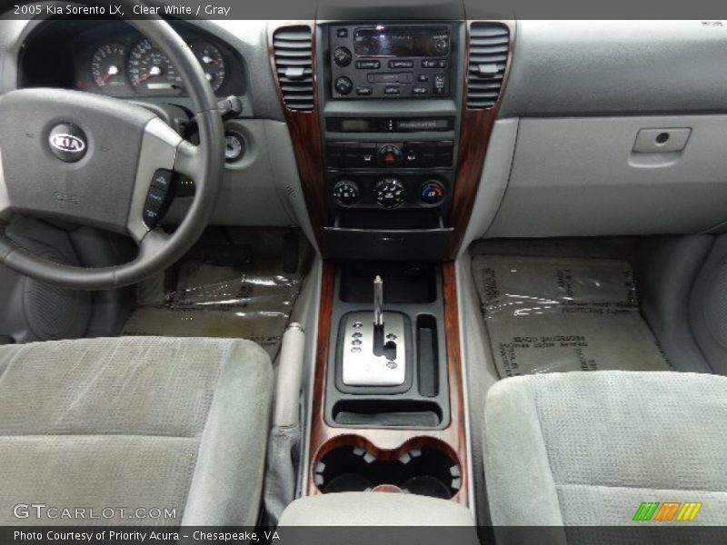 Clear White / Gray 2005 Kia Sorento LX