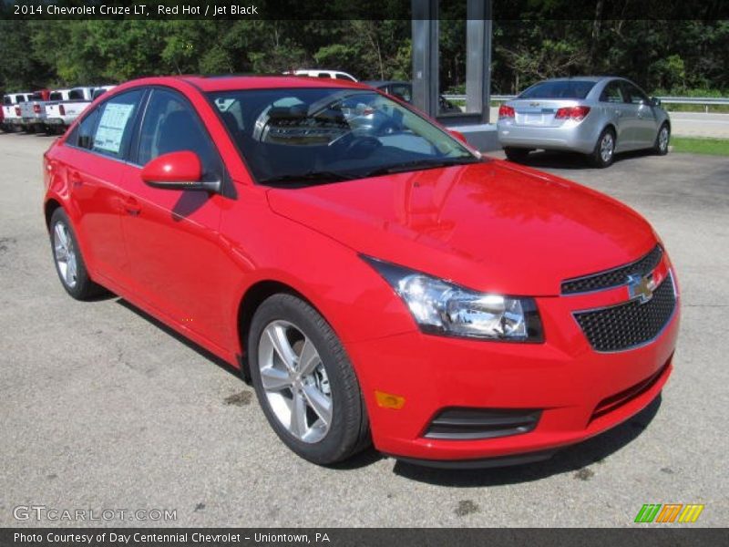 Front 3/4 View of 2014 Cruze LT