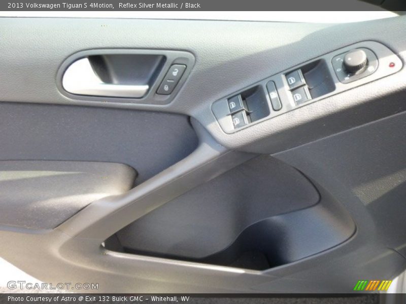 Reflex Silver Metallic / Black 2013 Volkswagen Tiguan S 4Motion