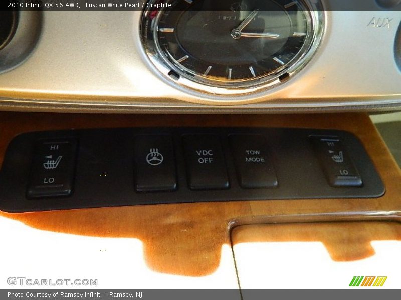 Tuscan White Pearl / Graphite 2010 Infiniti QX 56 4WD