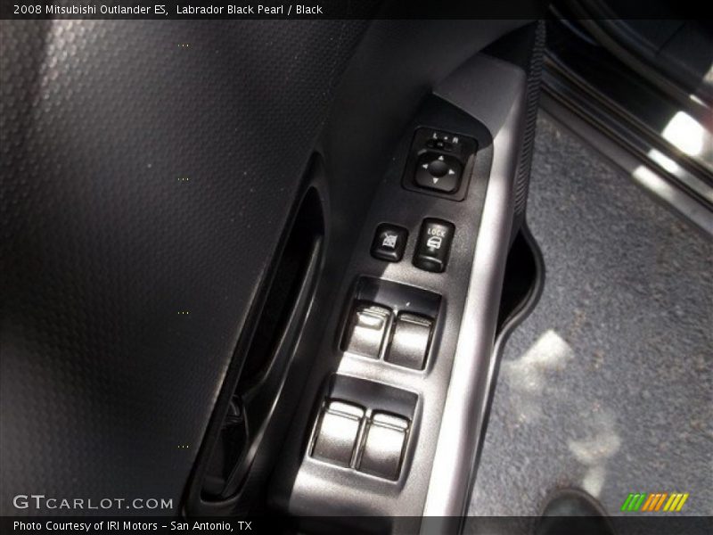 Labrador Black Pearl / Black 2008 Mitsubishi Outlander ES