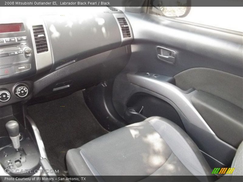 Labrador Black Pearl / Black 2008 Mitsubishi Outlander ES