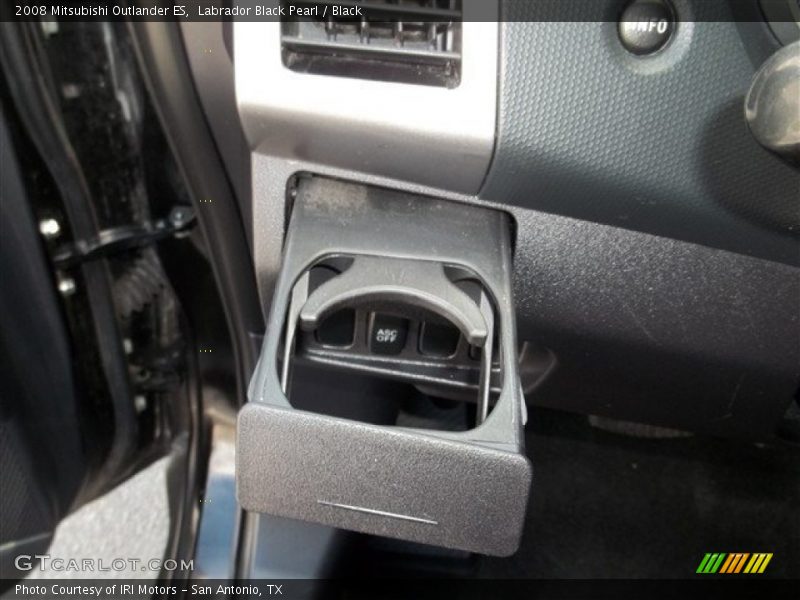 Labrador Black Pearl / Black 2008 Mitsubishi Outlander ES