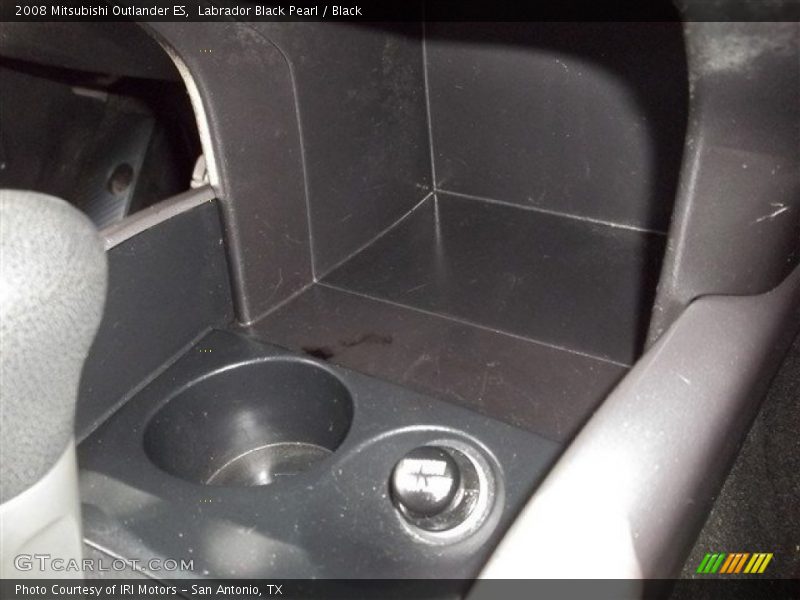 Labrador Black Pearl / Black 2008 Mitsubishi Outlander ES