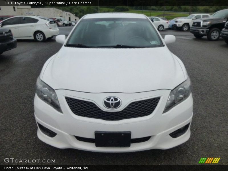 Super White / Dark Charcoal 2010 Toyota Camry SE