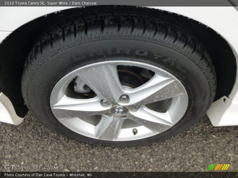 Super White / Dark Charcoal 2010 Toyota Camry SE