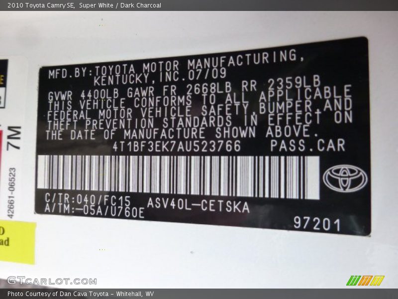 Super White / Dark Charcoal 2010 Toyota Camry SE