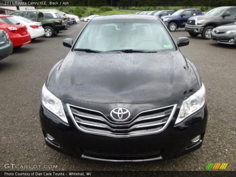 Black / Ash 2011 Toyota Camry XLE