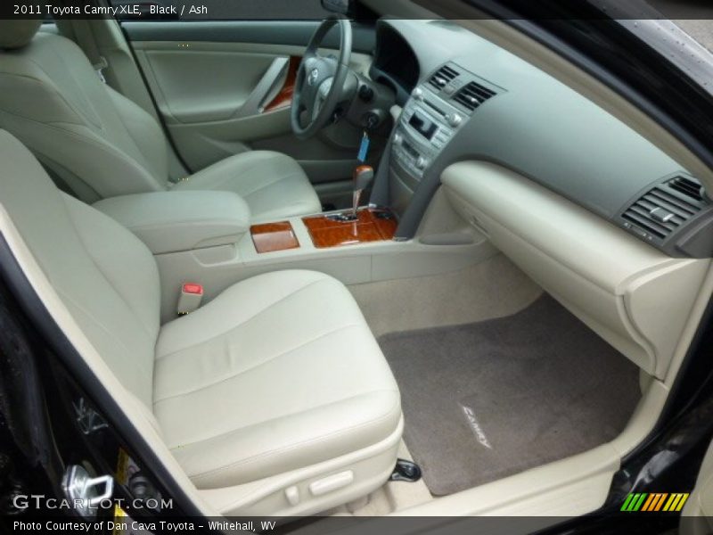 Black / Ash 2011 Toyota Camry XLE