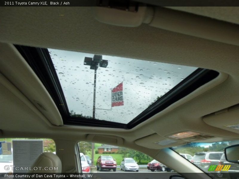 Black / Ash 2011 Toyota Camry XLE