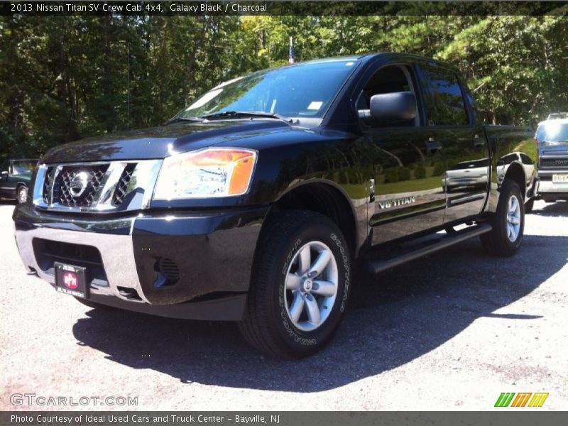 Galaxy Black / Charcoal 2013 Nissan Titan SV Crew Cab 4x4