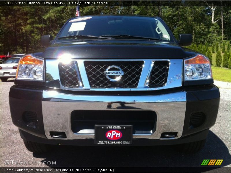 Galaxy Black / Charcoal 2013 Nissan Titan SV Crew Cab 4x4