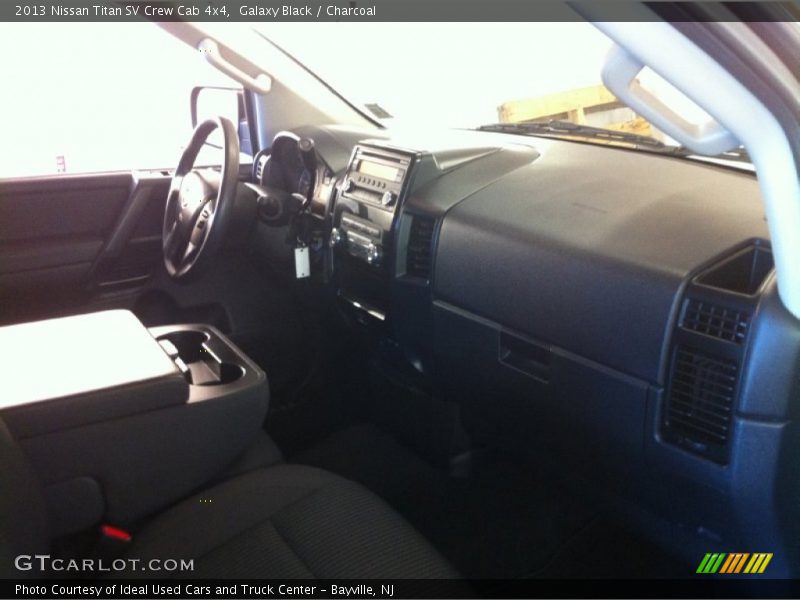 Galaxy Black / Charcoal 2013 Nissan Titan SV Crew Cab 4x4