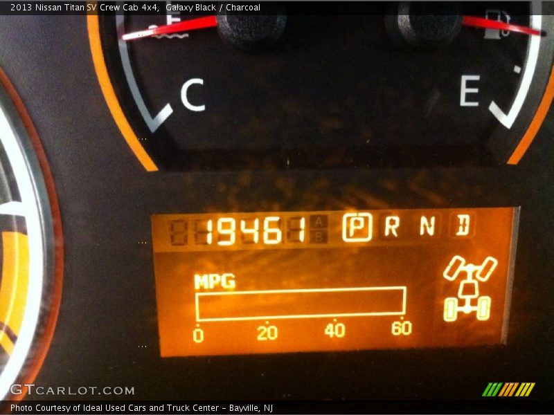 Galaxy Black / Charcoal 2013 Nissan Titan SV Crew Cab 4x4