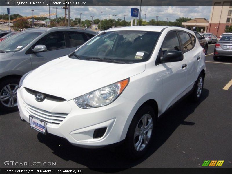 Cotton White / Taupe 2013 Hyundai Tucson GL