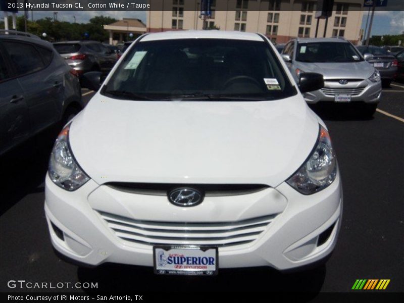 Cotton White / Taupe 2013 Hyundai Tucson GL