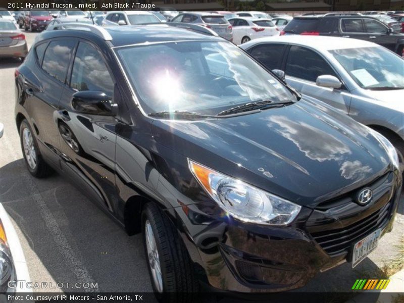 Ash Black / Taupe 2011 Hyundai Tucson Limited