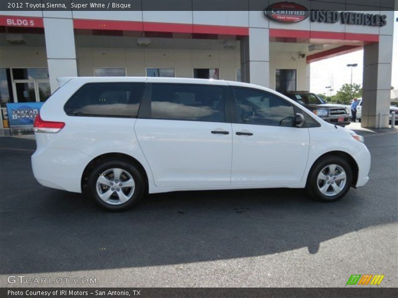 Super White / Bisque 2012 Toyota Sienna
