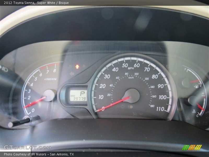 Super White / Bisque 2012 Toyota Sienna