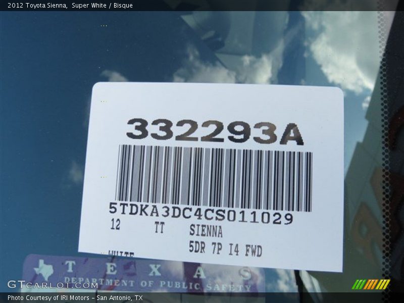 Super White / Bisque 2012 Toyota Sienna