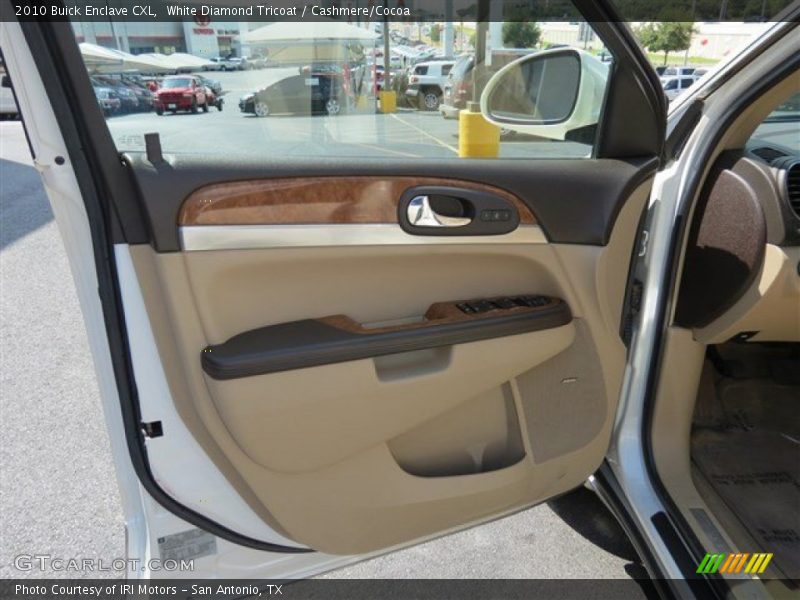 White Diamond Tricoat / Cashmere/Cocoa 2010 Buick Enclave CXL