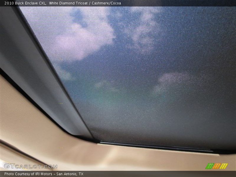 White Diamond Tricoat / Cashmere/Cocoa 2010 Buick Enclave CXL